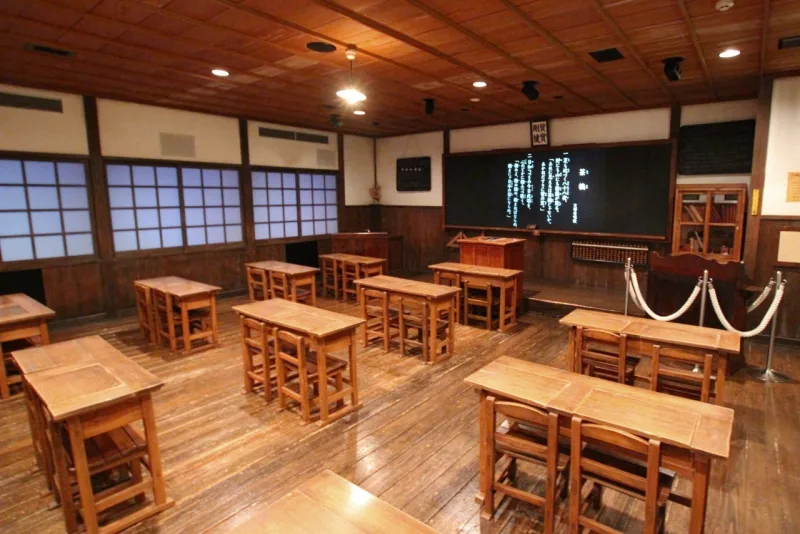 わらべ館（鳥取県鳥取市）の外観